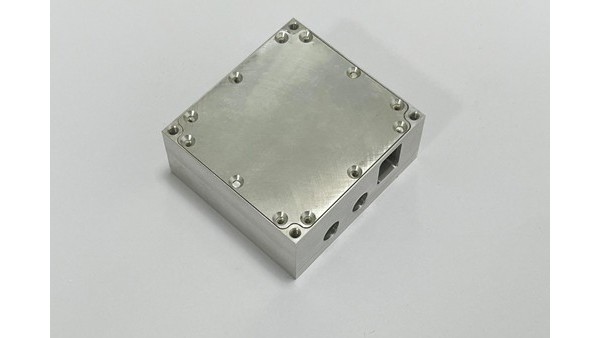 CNC加工（gōng）鋁型材中如（rú）何提高其表麵光澤度？